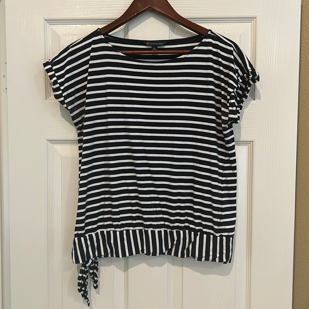 Brooks Brothers Short Sleeved Shirt - Size M, EUC